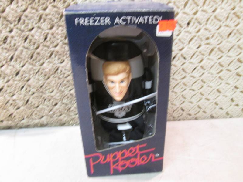 lot 213 image: Freezer Activated Puppet Kooler  BS...