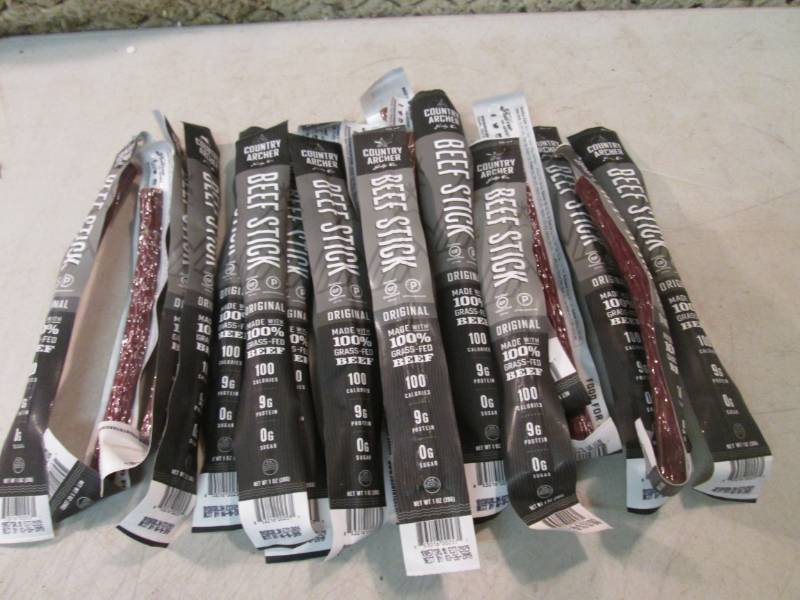 lot 217 image: 20 Country Archer Original Beef Sti...