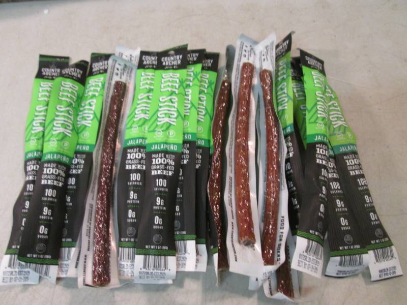 lot 218 image: 20 Country Archer Jalapeno Beef Sti...