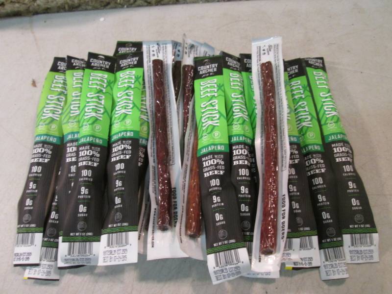 lot 220 image: 20 Country Archer Jalapeno Beef Sti...