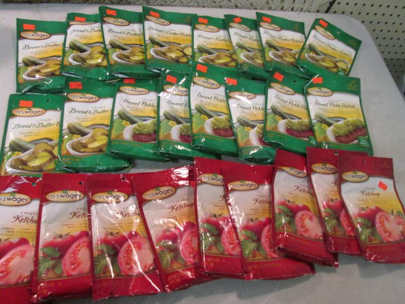 lot 235 image: Large Assorted Lot of Bread & Butte...