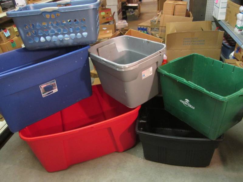 lot 236 image: Lot of 7 Assorted Containers  BR1...