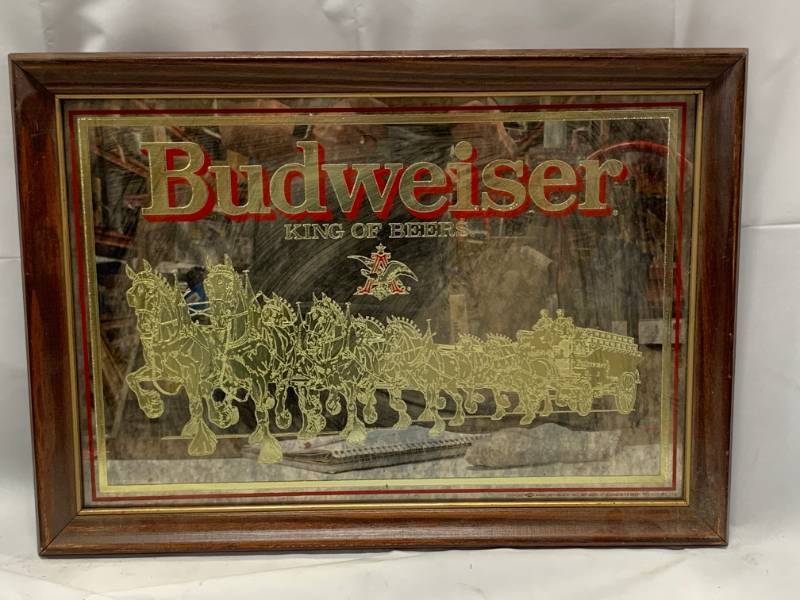 lot 29 image: 1988 Mirrored King of Beers Gold Clydesdales 14 x 20