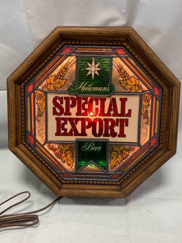 lot 44 image: Heilmans Special Export Stained Glass Beer Light