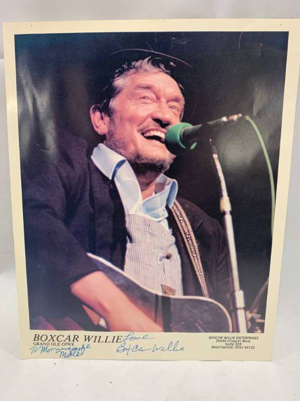 lot 59 image: Boxcar Willie 8x10 Autographed Picture