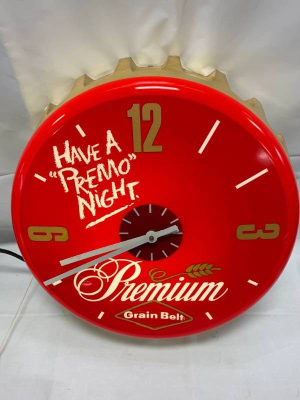 lot 90 image: RARE Grain Belt Premium Lighted Beer Clock