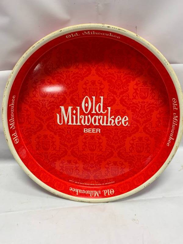 lot 75 image: 1968 Old Milwaukee Tray 13 Wide