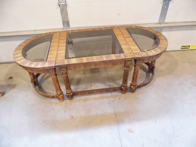 lot 9 image: 3 Piece Coffee Table End Tables