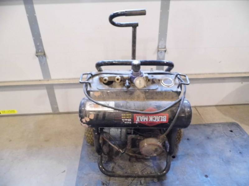 lot 15 image: Black Max Generator