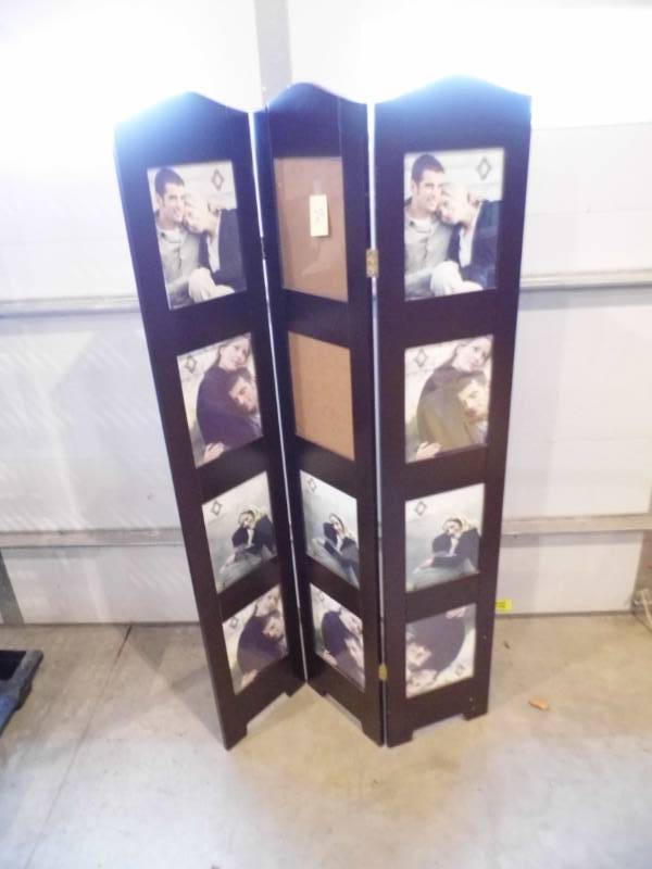 lot 23 image: Picture Divider