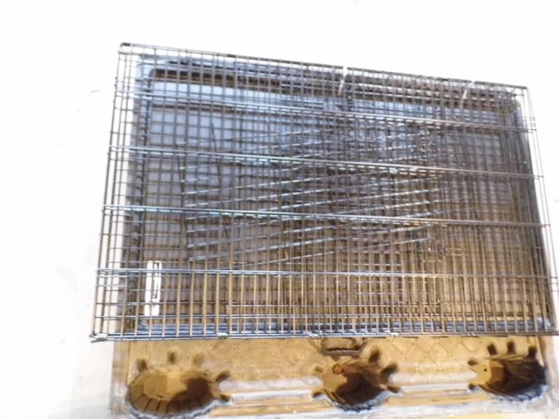 lot 29 image: Metal Crate  Kennel