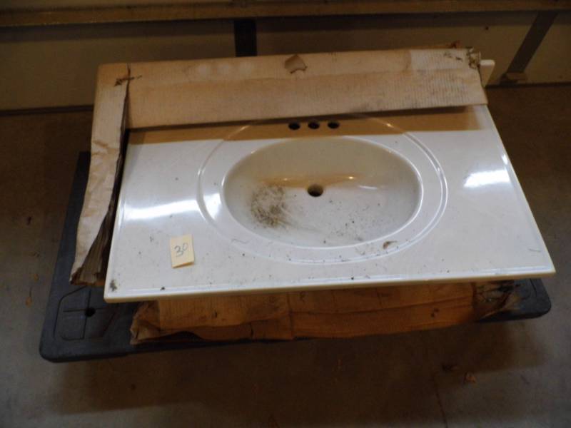 lot 30 image: Vanity yTop