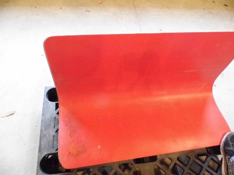 lot 33 image: 2 BenchBooth Seats - Tripod - Hose