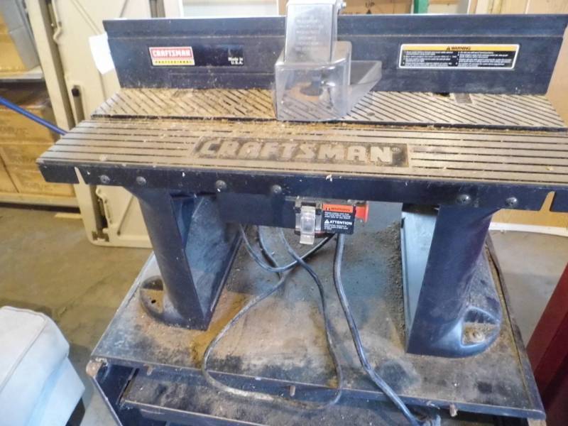 lot 56 image: Router - Table - Stand
