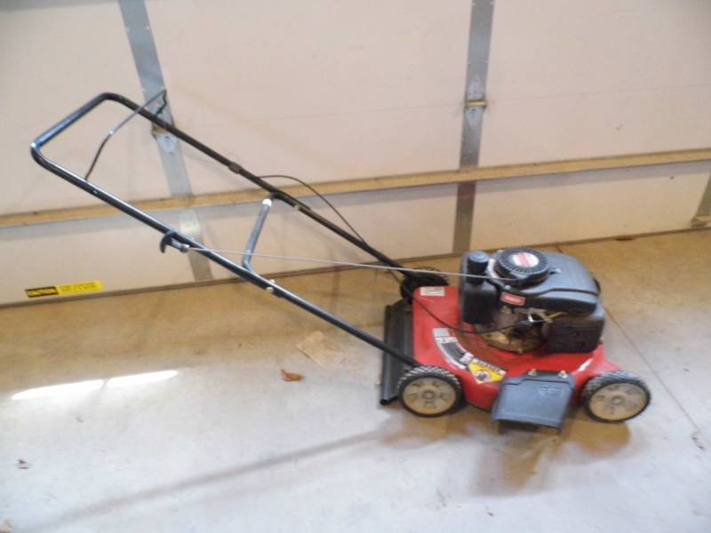 lot 60 image: MTD Lawnmower
