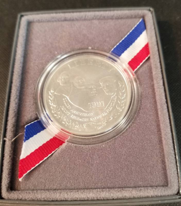 2 US COMMEMORATIVES 1991 RUSHMORE SILVER DOLLAR 1986 LIBERTY HALF DOLLAR