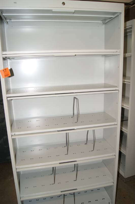 lot 18 image: Cabinet