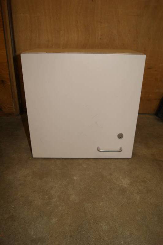 lot 26 image: Storage Cabinet