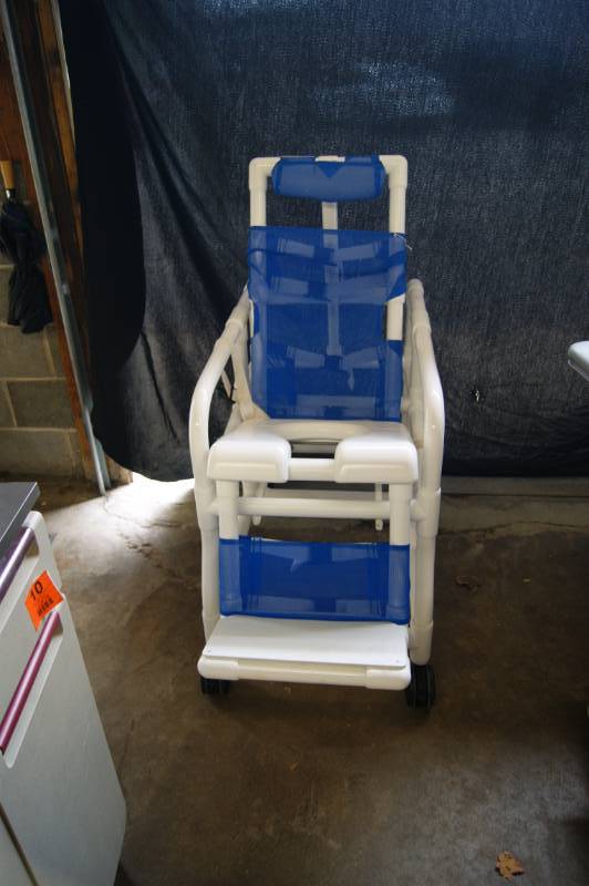 lot 29 image: Shower Commode