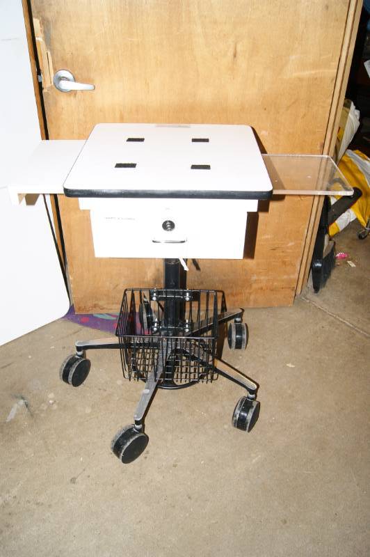 lot 43 image: Cart with Storage