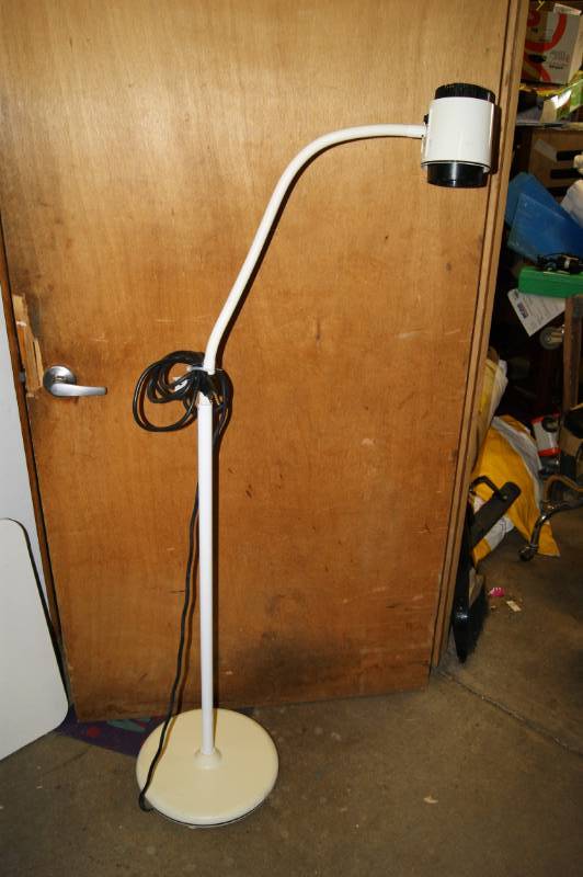 lot 45 image: Adjustable Lamp