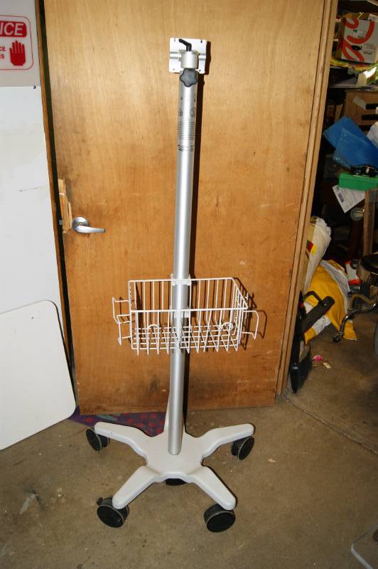 lot 47 image: Portable Stand