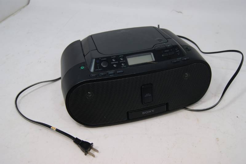 lot 67 image: RadioCD Player