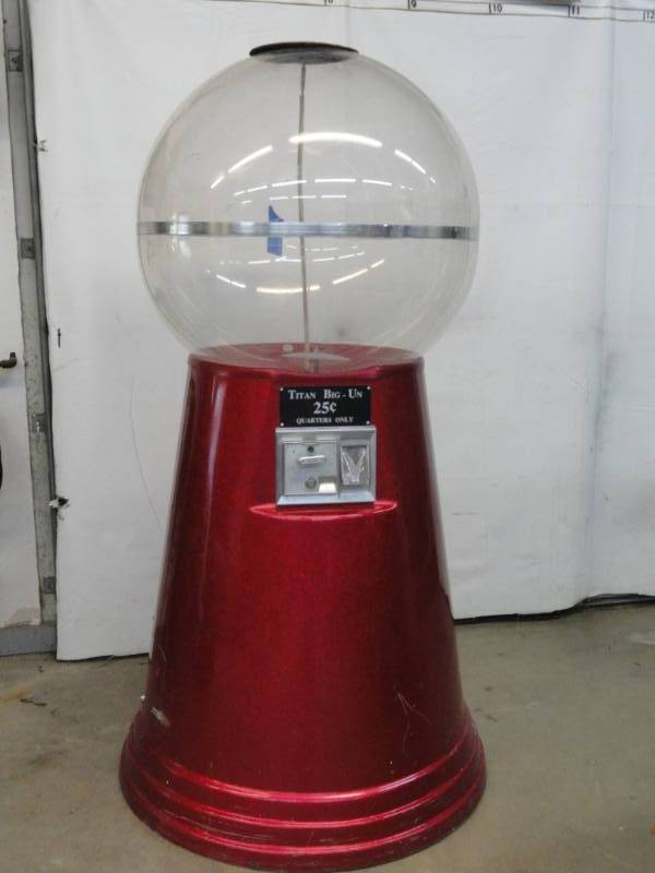 lot 46 image: Titan Big-Um  Jumbo Giant Gum Ball Machine