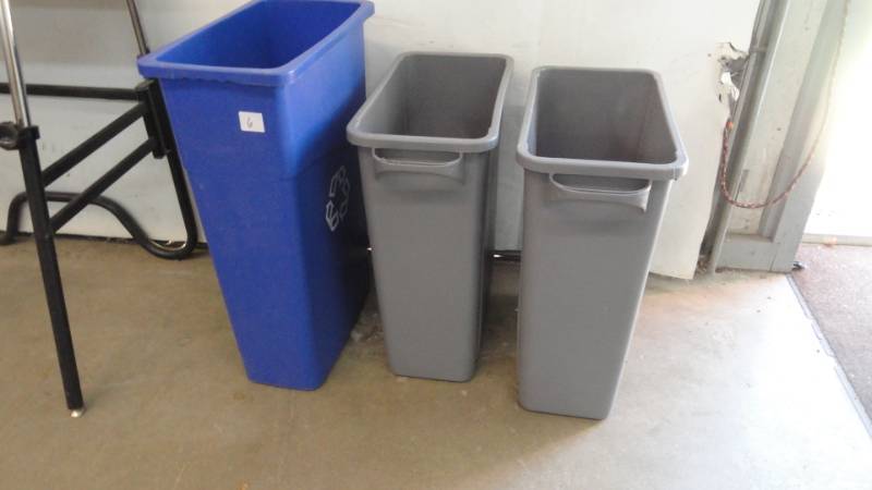 lot 6 image: 3 Plastic Bins