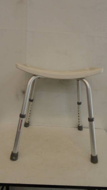lot 7 image: Sunmark Shower Stool