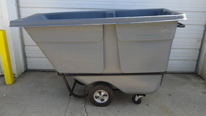 lot 37 image: Rubbermaid Commercial Cart With Casters