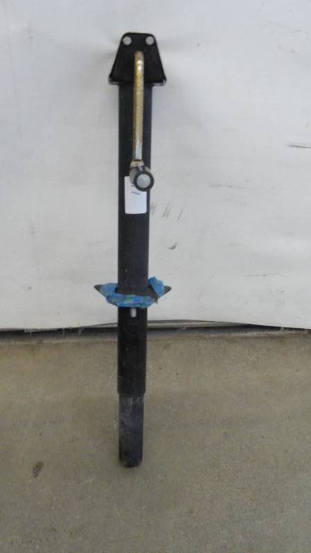 lot 41 image: Tongue Jack