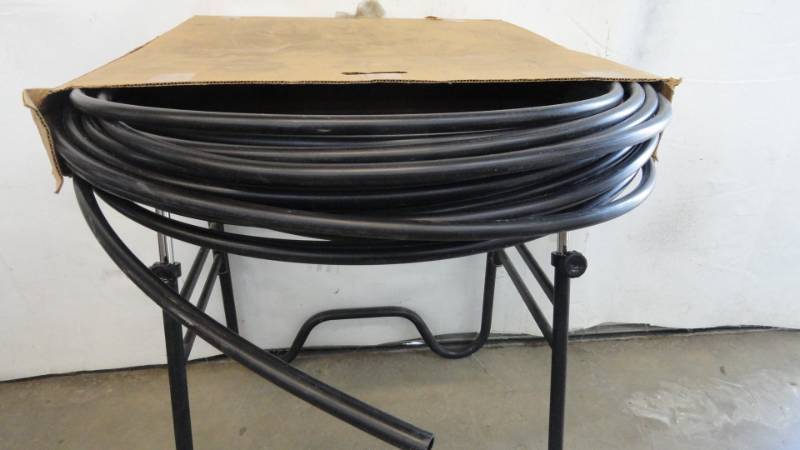 lot 32 image: 12 Black Pex Tubing