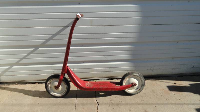 lot 13 image: Vintage Steel Scooter