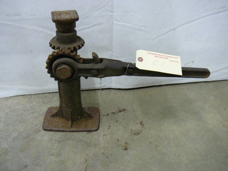 lot 51 image: IDEAL NOC Screw Jack