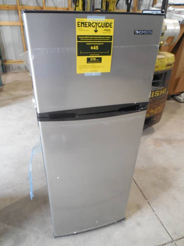 lot 18 image: Thomson 7.5 cu. ft. Top-Freezer Refrigerator