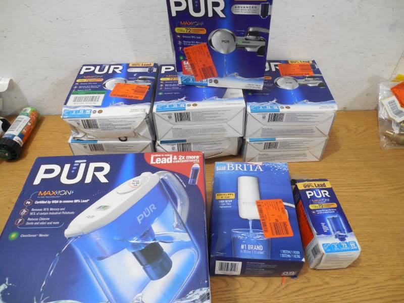 lot 67 image: Huge lot of Pur Water filter and pitcher lot