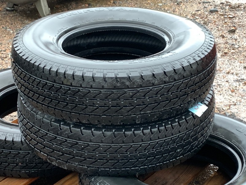 lot 21 image: Set Of (4) 16 Tires