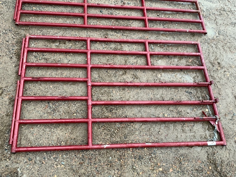 lot 4-B image: Bull-Riding Chute  Gate Set