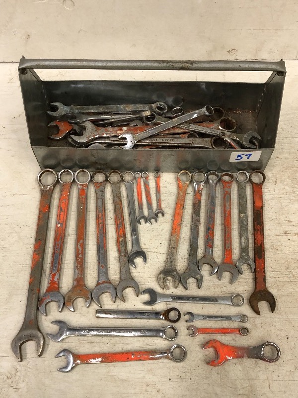 lot 57 image: Steel Tool Tray Full Of Tools