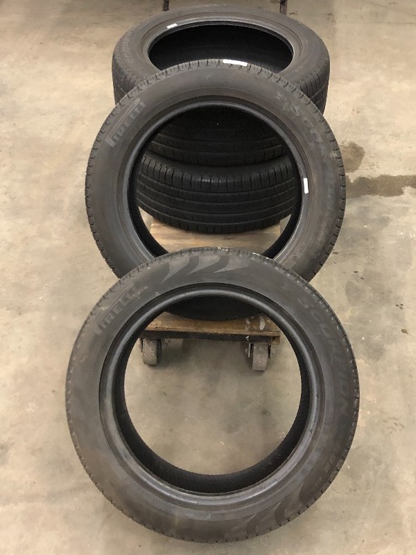 lot 78 image: Set Of (4) Pirelli 19 Tires