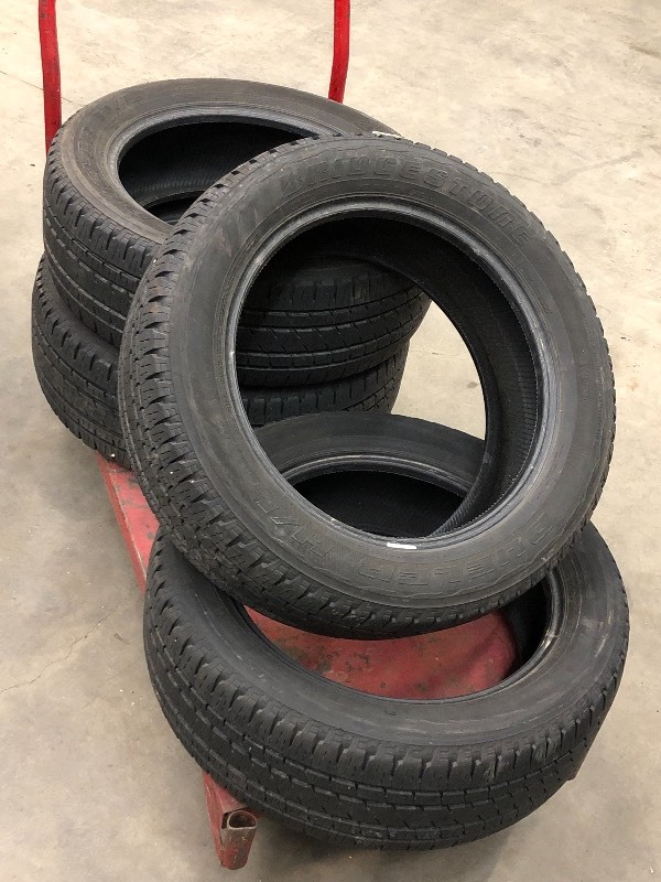 lot 79 image: Set Of (4) Bridgestone 19 Tires