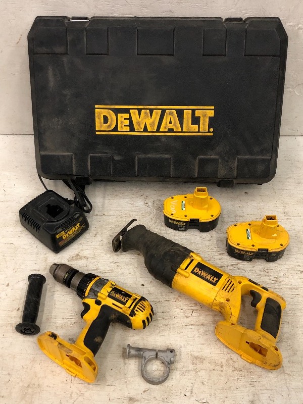 lot 81 image: DeWalt 1Volt Cordless Tool Set