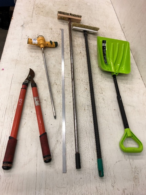 lot 90 image: Tree Root Feeder, Scrub Brushes, Shovel, Lopping Shears, Etc