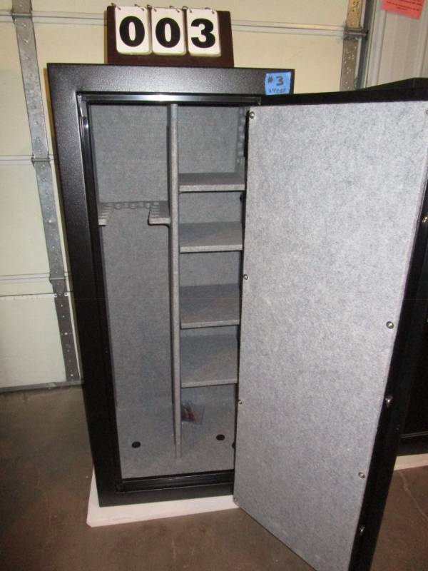 lot 3 image: Fortress 24 Gun Safe