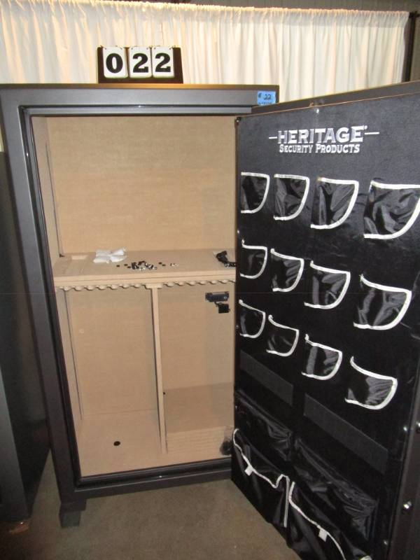 lot 22 image: Heritage 64 Gun Safe