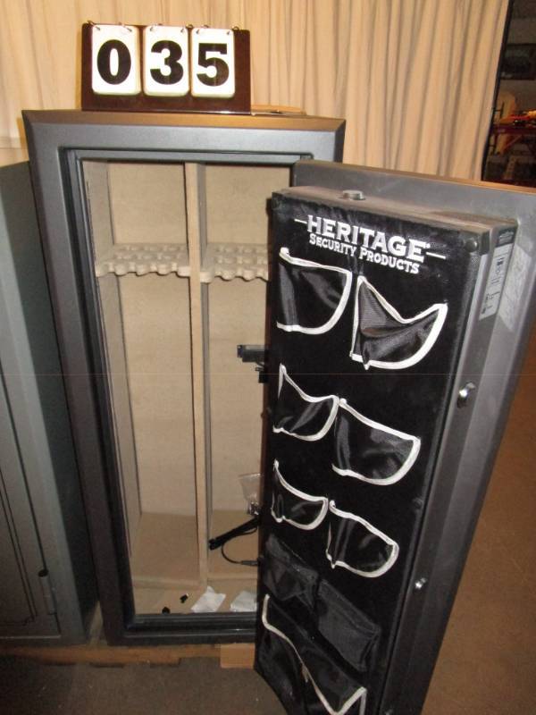 lot 35 image: Heritage 24 Gun Safe