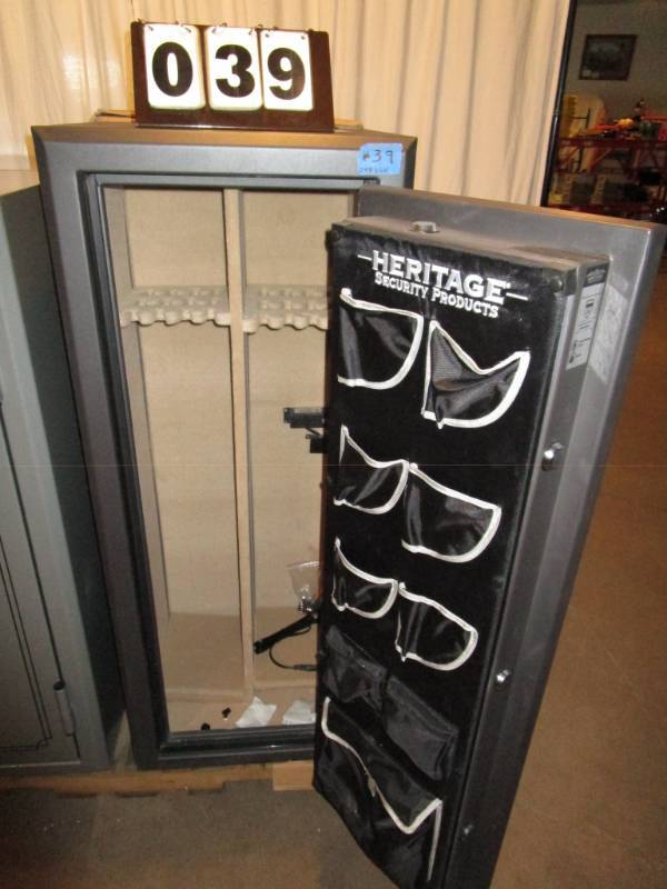 lot 39 image: Heritage 64 Gun Safe