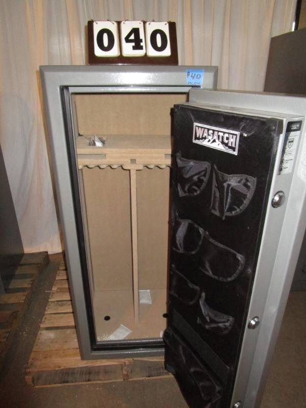 lot 40 image: Wasatch 24 Gun Safe - Combination Lock
