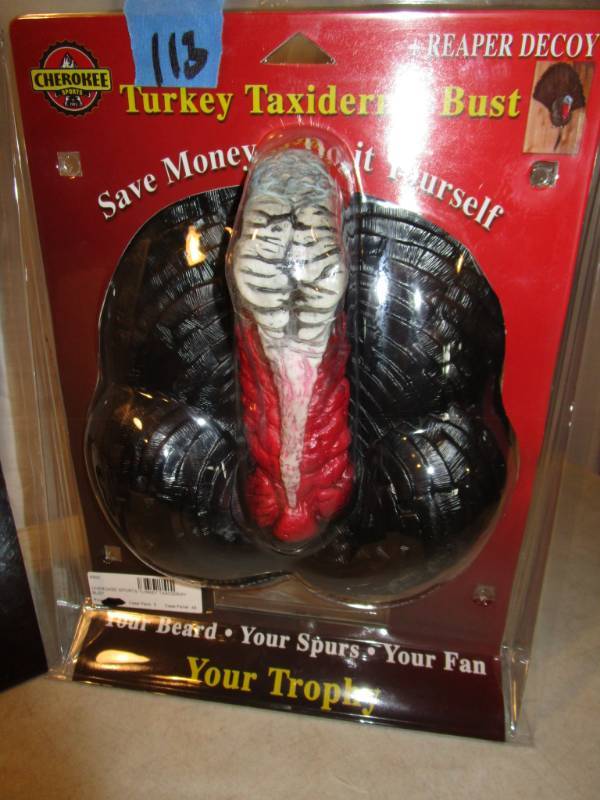lot 113 image: Turkey Taxidermy Bust Decoy